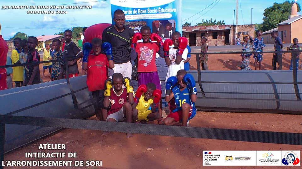 Activités interactives menées sur l'esplanade du Bureau d'arrondissement de SORI